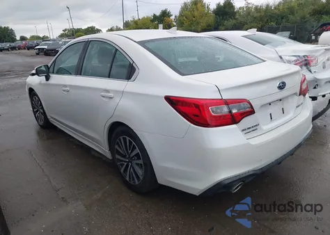 2018 Subaru Legacy 2.5I Premium из США, поврежденный, VIN 4S3BNAC60J3023701